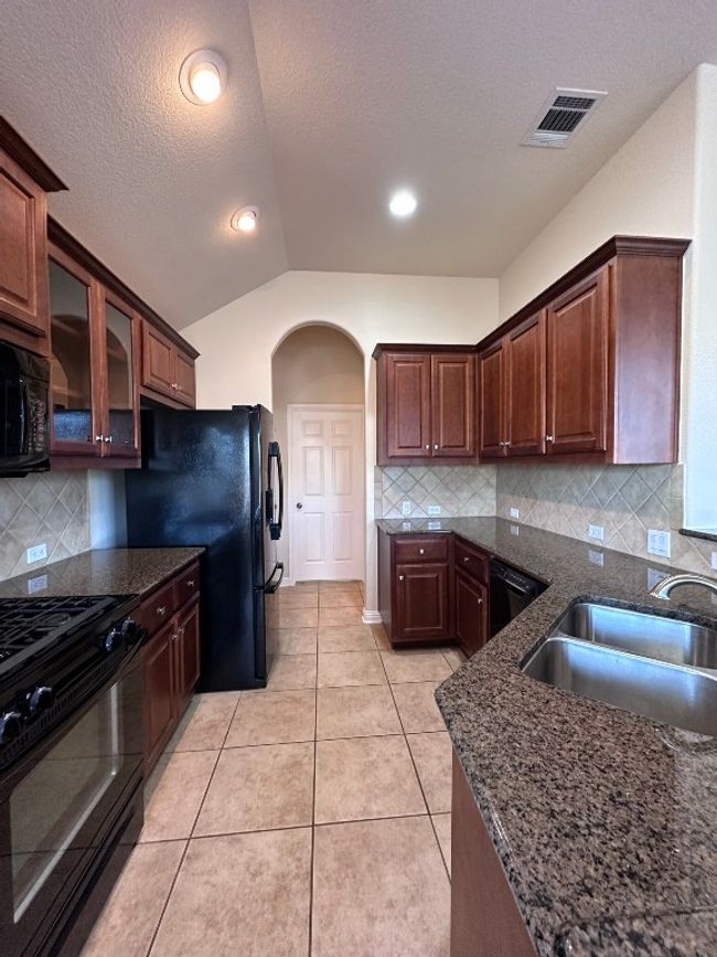 1721 Stonehaven Ln, House other with 3 bedrooms, 3 bathrooms and 2 parking in Round Rock TX | Image 6