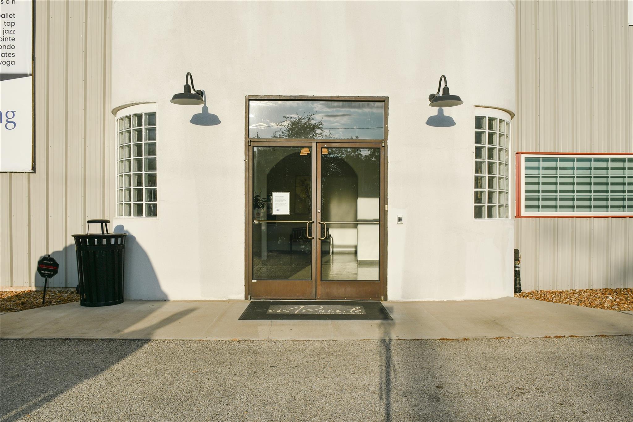 Commercial Sale in Schulenburg 2