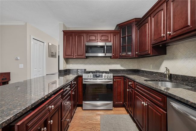 UNIT-404 - 7 Wake Robin Rd, Condo with 2 bedrooms, 1 bathrooms and 1 parking in Lincoln RI | Image 10