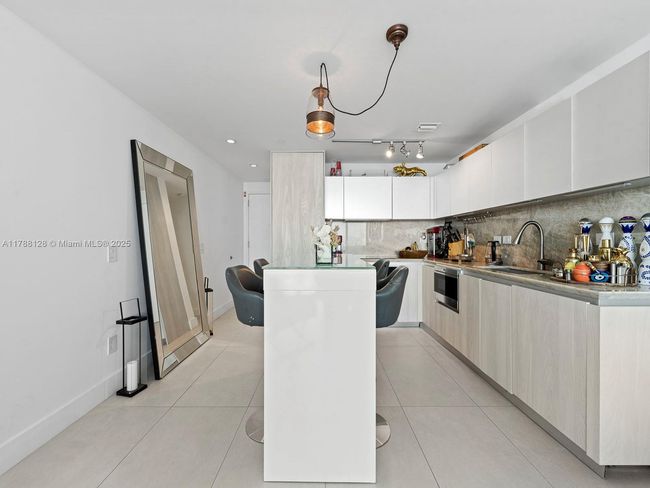 UNIT-2805 - 3131 Ne 7 Th Ave, Condo with 2 bedrooms, 2 bathrooms and null parking in Miami FL | Image 4