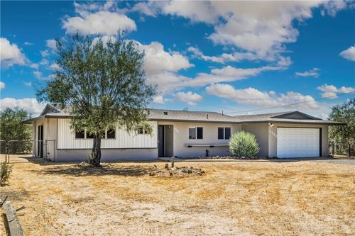 6998 Lennox Ave, Yucca Valley, CA, 92284-5908 | Card Image