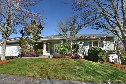 22562 Se 45th St, Issaquah, WA, 98029-6841 | Card Image
