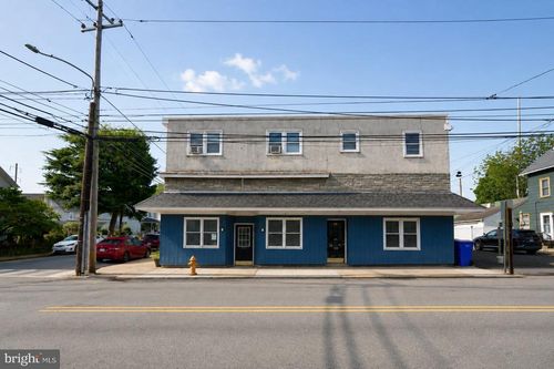 351 W 1st Ave, PARKESBURG, PA, 19365-1201 | Card Image