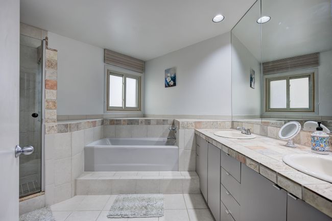 6255 Celeste Rd, Condo with 4 bedrooms, 4 bathrooms and null parking in West Bloomfield MI | Image 26