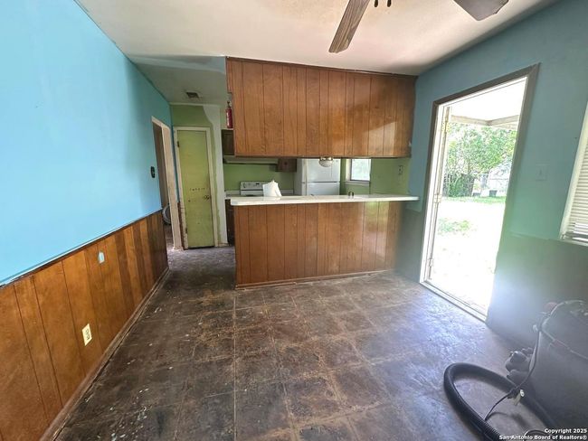 5230 Swann Ln, House other with 3 bedrooms, 1 bathrooms and null parking in Kirby TX | Image 5