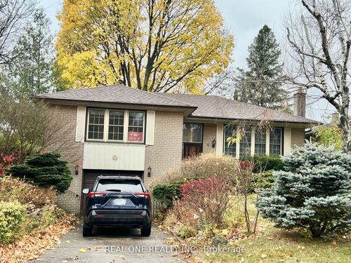6 Fairhill Cres, North York, ON, M3A1N6 | Card Image