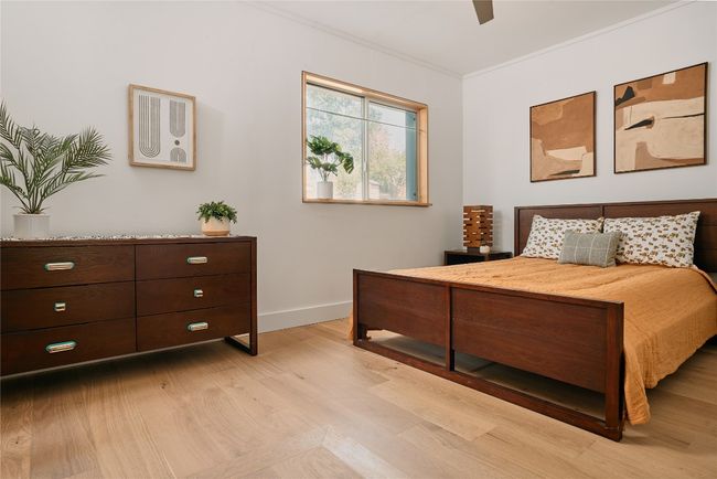 Primary bedroom with en suite bathroom | Image 12