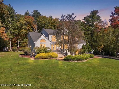 125 Estate Dr, East Stroudsburg, PA, 18301-8726 | Card Image