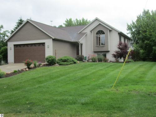 4170 Riverview Dr, Alma, MI, 48801-9563 | Card Image