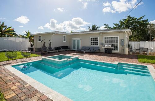17415 Ne 12th Ave, North Miami Beach, FL, 33162-1226 | Card Image