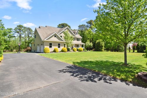 4 Hummingbird Ct, Howell, NJ, 07731-8835 | Card Image