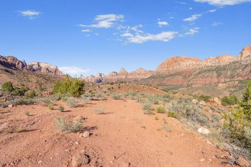 19 Parunuweap Cir, Springdale, UT, 84767 | Card Image