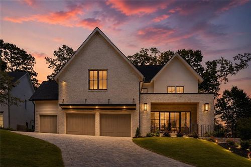 3035 Parkridge Dr Ne, Brookhaven, GA, 30319-2933 | Card Image