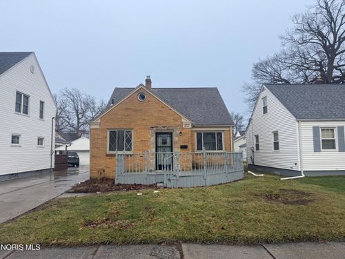 711 Waybridge Rd, Toledo, OH, 43612-3200 | Card Image