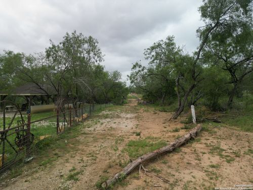 2154 Martinez Losoya Rd, San Antonio, TX, 78221-9660 | Card Image