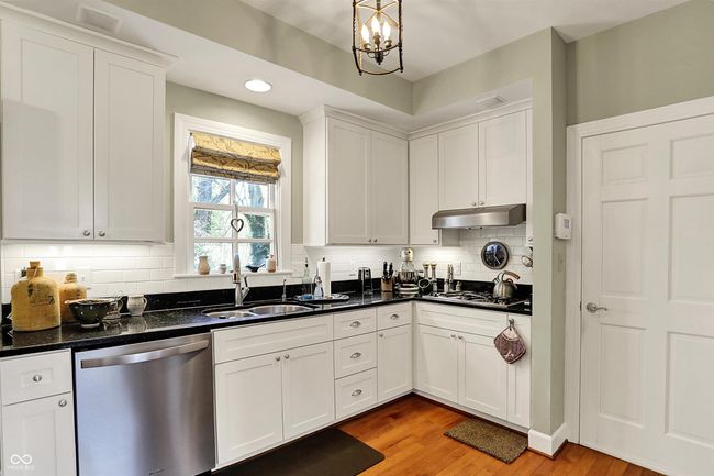 13587 Kensington Pl, Townhouse with 2 bedrooms, 3 bathrooms and null parking in Carmel IN | Image 28