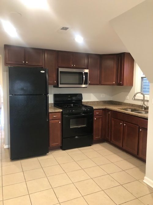 2-3942 N Bernard St, CHICAGO, IL, 60618-3202 | Card Image