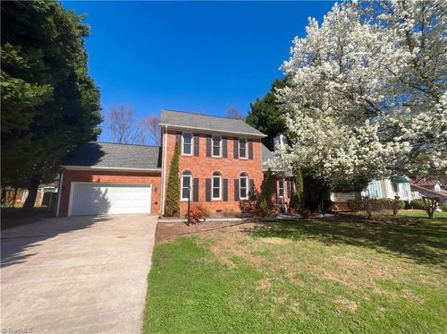 905 Kensal Green Dr, Kernersville, NC, 27284-7669 | Card Image