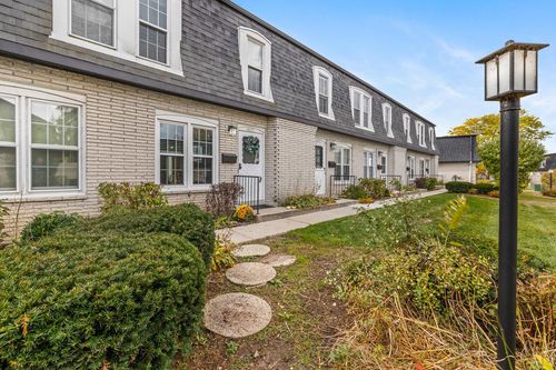 4253 W Cherrywood Ln, Brown Deer, WI, 53209-1005 | Card Image