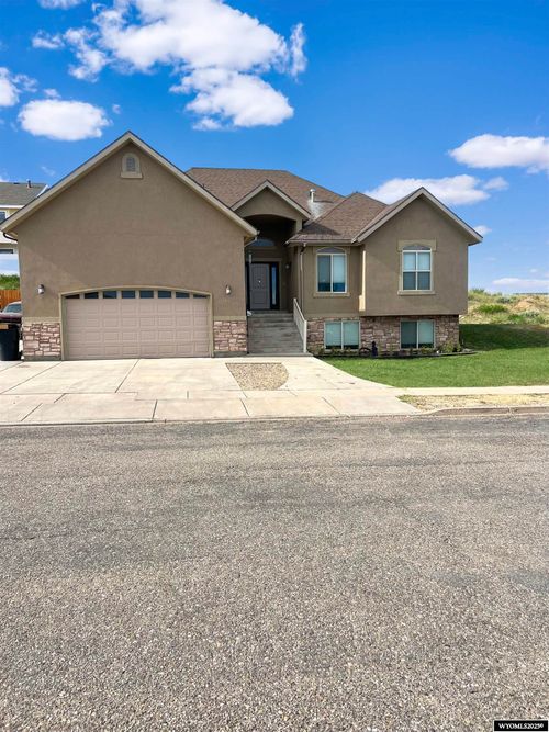 155 Highridge Pt, Evanston, WY, 82930-4659 | Card Image