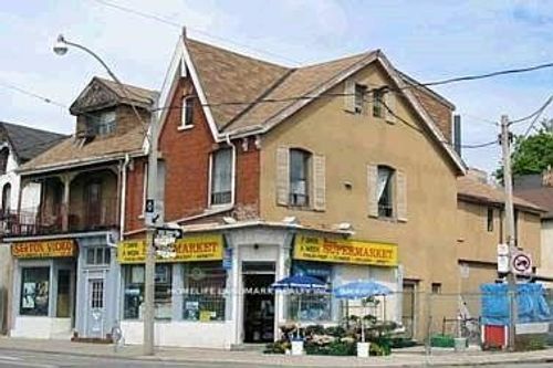 220 Gerrard St E, Toronto, ON, M5A2E6 | Card Image