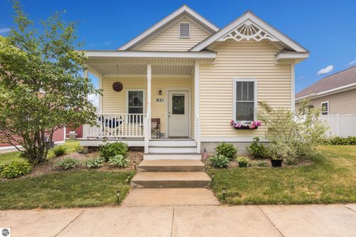 821 Traditions Dr, Traverse City, MI, 49696-8965 | Card Image