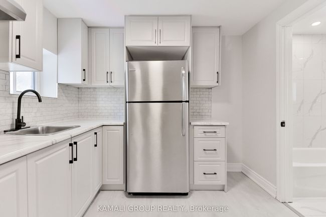 UNIT-1 - 93 Mcmillan Dr, House attached with 1 bedrooms, 1 bathrooms and null parking in Oshawa ON | Image 4