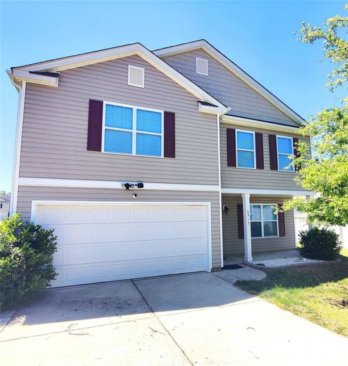 6915 Nathan Dr, Charlotte, NC, 28269-1685 | Card Image