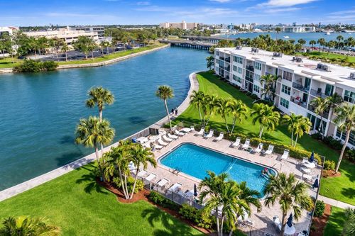 121-7405 Bay Island Dr S, SOUTH PASADENA, FL, 33707-4530 | Card Image