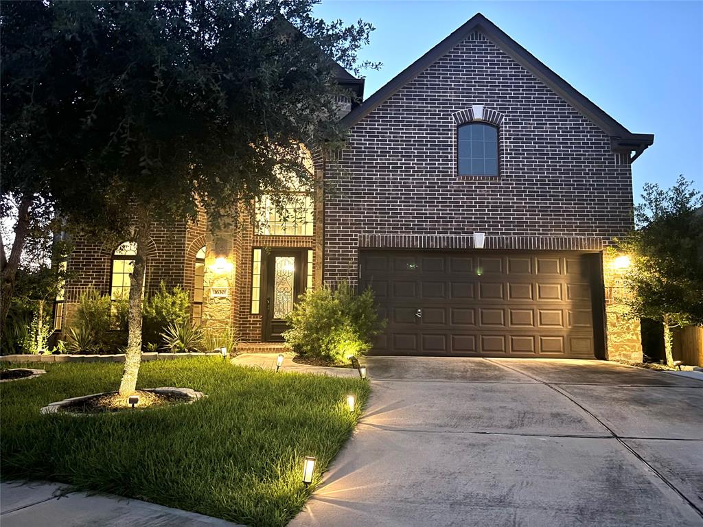 Mahan Dr, Richmond, TX 77406