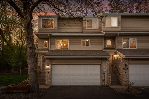14213 Hibiscus Ct, Apple Valley, MN, 55124-3701 | Card Image