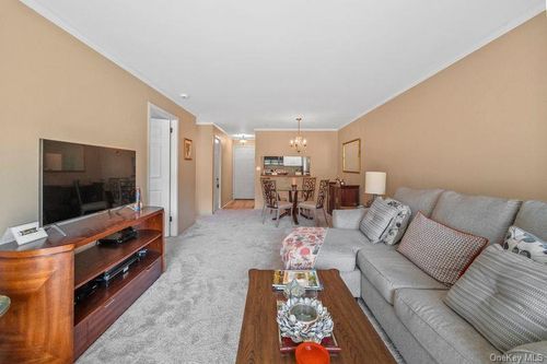 apt-2h-500 Pondside Dr, White Plains, NY, 10607-1351 | Card Image