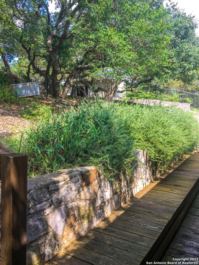 208 Scenic Mountain Dr, House other with 2 bedrooms, 3 bathrooms and null parking in Lakehills TX | Image 35