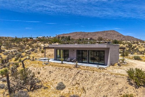 6250 Avalon Ave, Yucca Valley, CA, 92284-5684 | Card Image