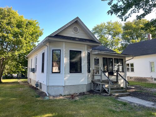 907 E Madison St, Pontiac, IL, 61764-2108 | Card Image