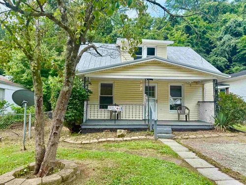3318 Springhaven St, Catlettsburg, KY, 41129-1162 | Card Image