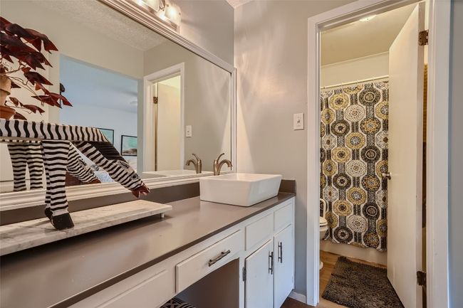 9206 Robins Nest Ln, House other with 3 bedrooms, 2 bathrooms and 2 parking in Austin TX | Image 11