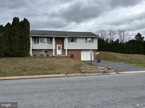 202 Redwood Ln, LEBANON, PA, 17046-2037 | Card Image