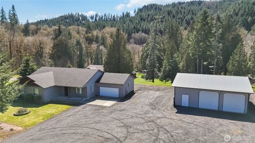 2035 Coal Creek Rd, Longview, WA, 98632-9140 | Card Image