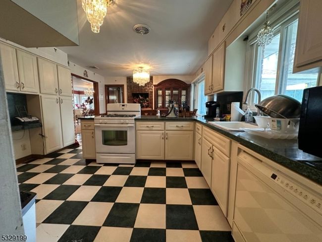 27 Edgemont Rd, House other with 4 bedrooms, 3 bathrooms and null parking in West Orange NJ | Image 10