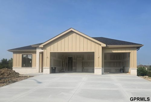 2094 N 182nd Avenue Cir, Elkhorn, NE, 68022-4192 | Card Image
