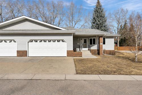 22 Vandoos Gdns Nw, Calgary, AB, T3A4W4 | Card Image