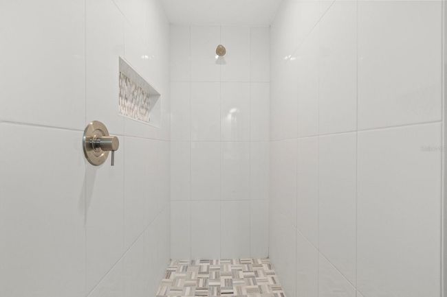 Primary Shower | Image 17