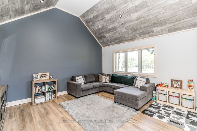 7216 County Rd 13, House other with 2 bedrooms, 1 bathrooms and 15 parking in Lisle ON | Image 10