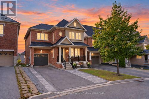 244 Gord Clelland Gate, Newmarket (Woodland Hill), ON, L3X0G1 | Card Image