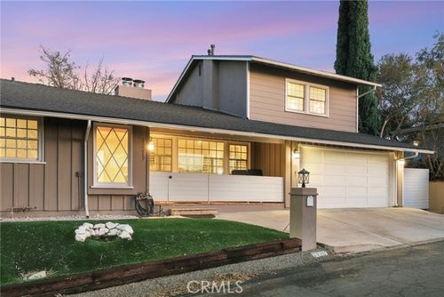  Cass Avenue, Woodland Hills, CA, 91364 | Card Image