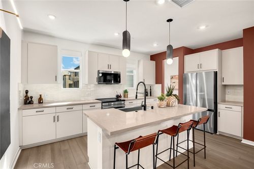 unit-203-101 S Laxore St, Anaheim, CA, 92804-1902 | Card Image