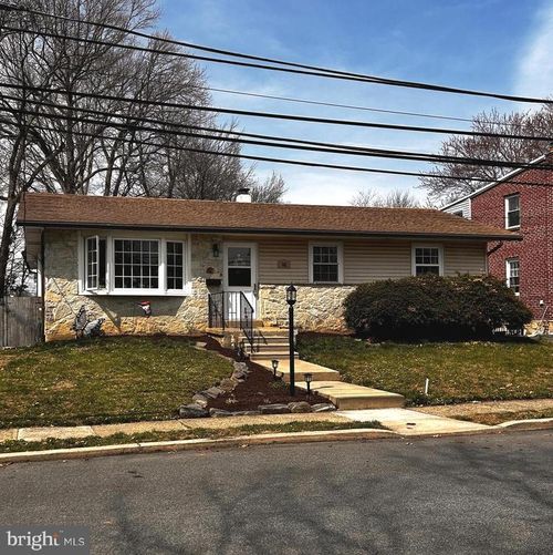 665 Schoolside Ln, SWARTHMORE, PA, 19081-2521 | Card Image