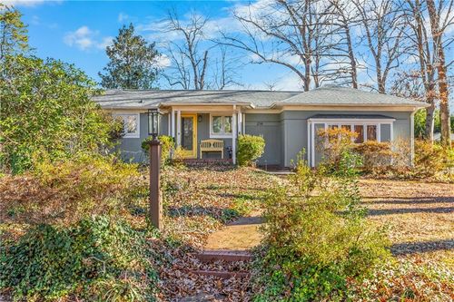 216 Knollwood Dr, Jamestown, NC, 27282-9640 | Card Image