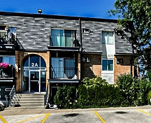 108-2A E Dundee Quarter Dr, Palatine, IL, 60074-1611 | Card Image